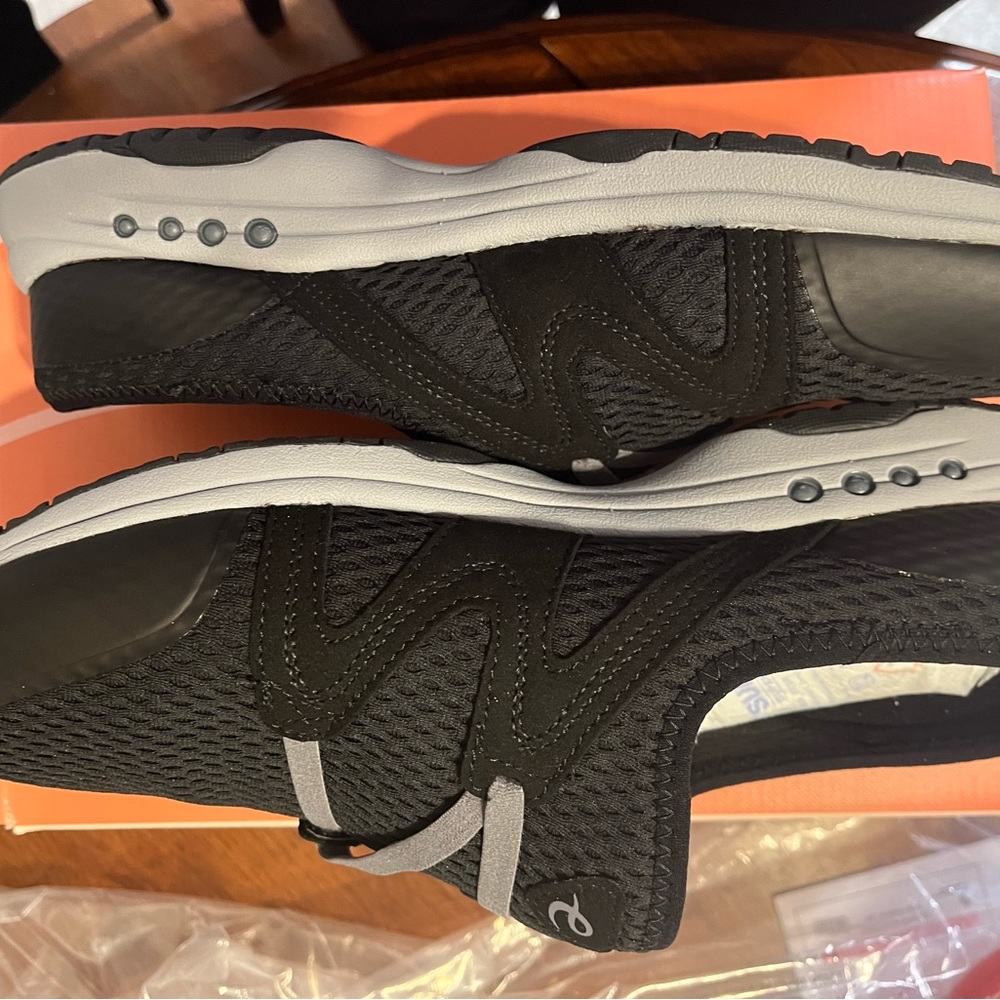 Women’s Easy Spirit Sneaker Clog NWT - Picture 4 of 7